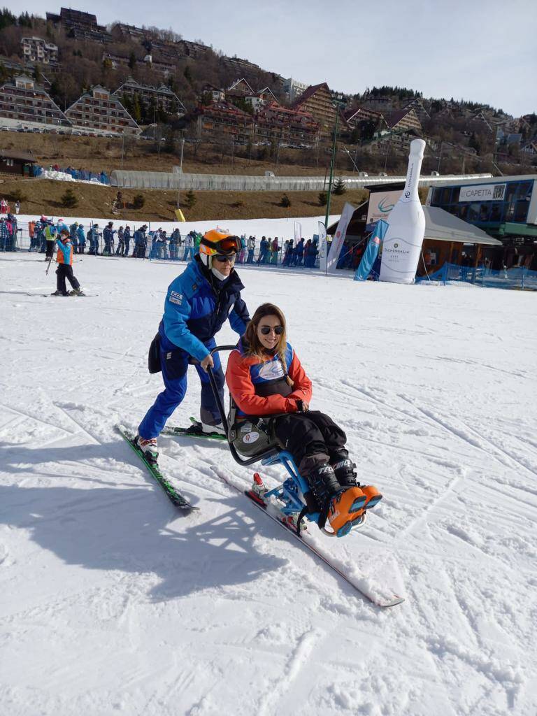 Prato Nevoso, concluso il corso: nuove guide per non vedenti e assistenti alle persone con disabilità sugli sci