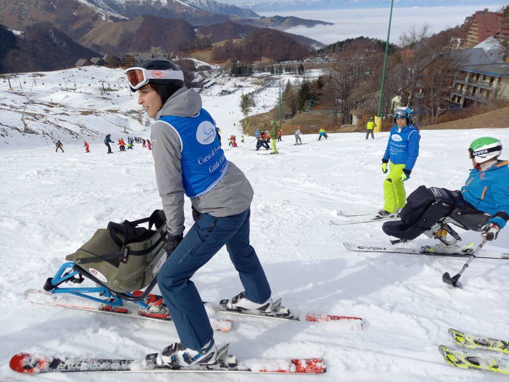 Prato Nevoso, concluso il corso: nuove guide per non vedenti e assistenti alle persone con disabilità sugli sci