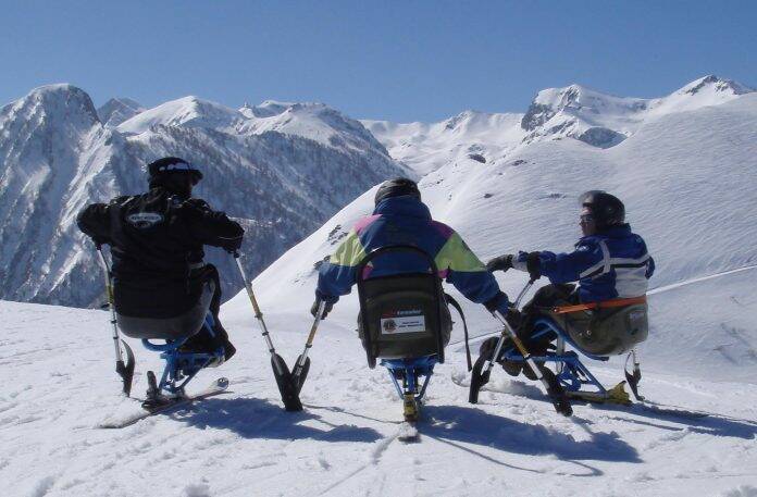 Prato Nevoso, al via un corso gratuito per diventare guida per non vedenti e assistente ai disabili sulle piste da sci