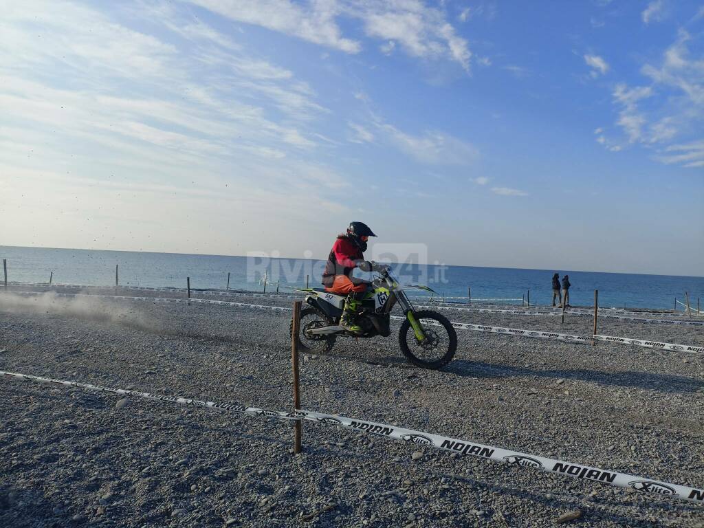  “Moto in spiaggia” a Bordighera