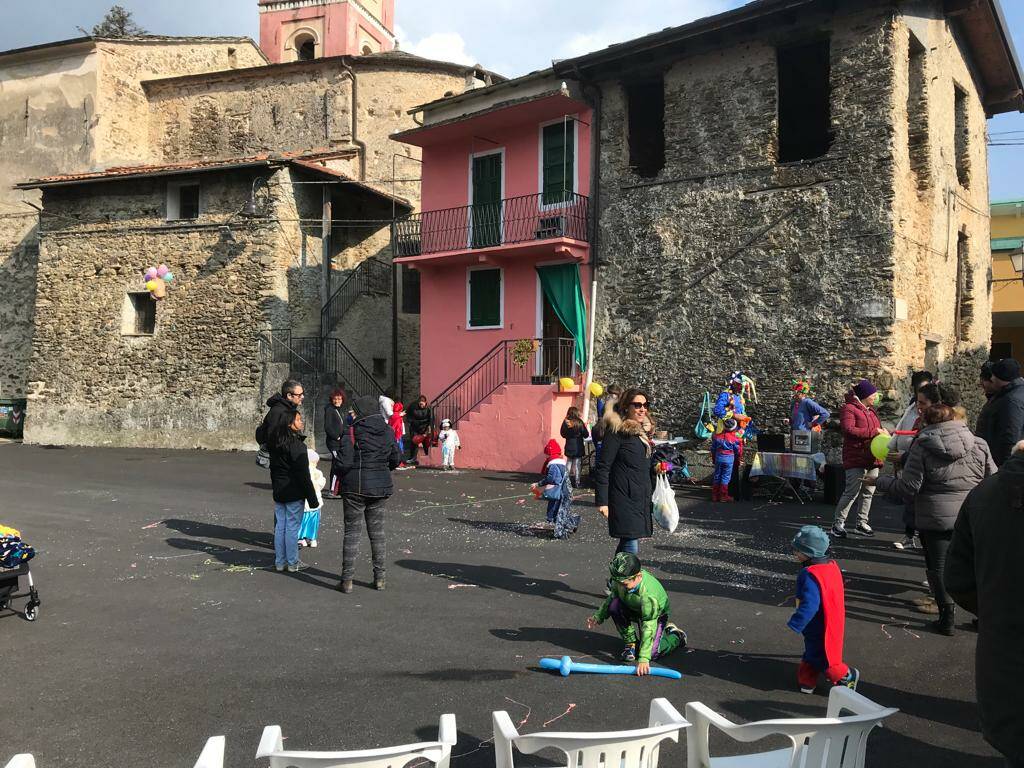 Quando i paesi tornano a riempirsi di bambini: festa di carnevale a Cosio d’Arroscia