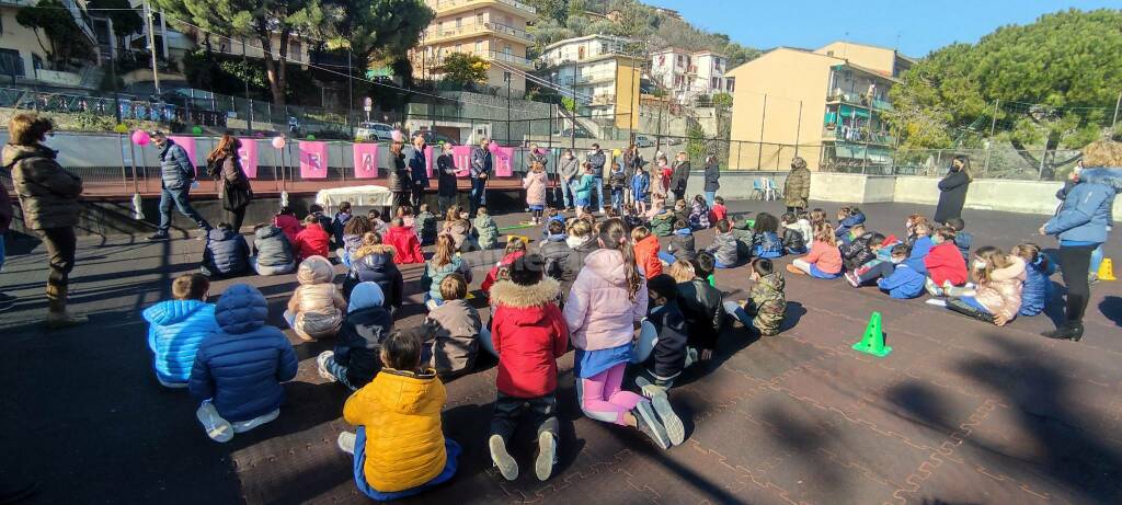 Nuova area giochi alla scuola Rodari