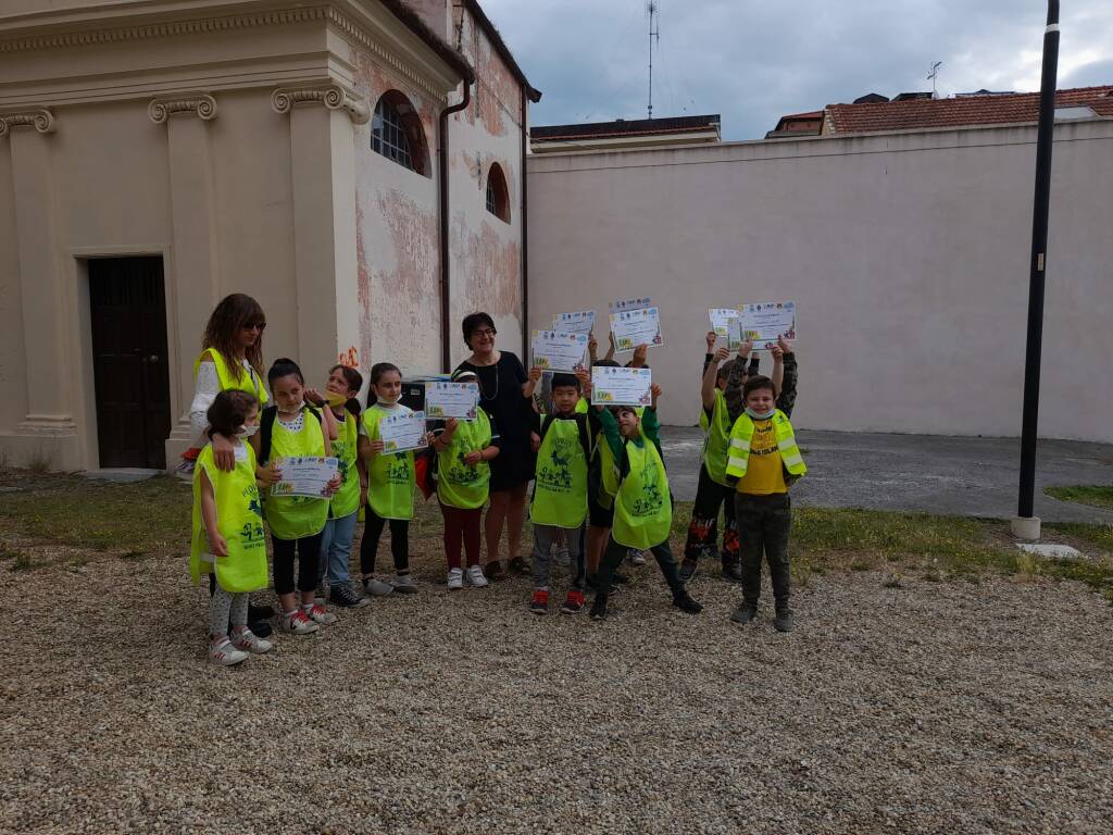 Diano Marina, consegna degli attestati agli scolari  per il progetto pedibus