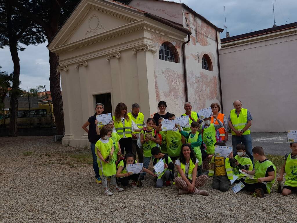 Diano Marina, consegna degli attestati agli scolari  per il progetto pedibus