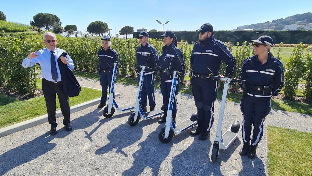 Inaugurati i nuovi monopattini elettrici della Polizia Locale