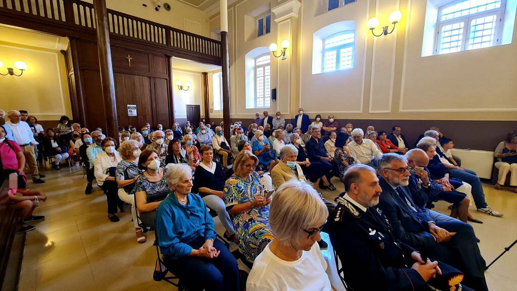 Tutti in biblioteca per la Agnesi: grande successo per la presentazione del libro sulla storia della famiglia scritto da Enzo Ferrari