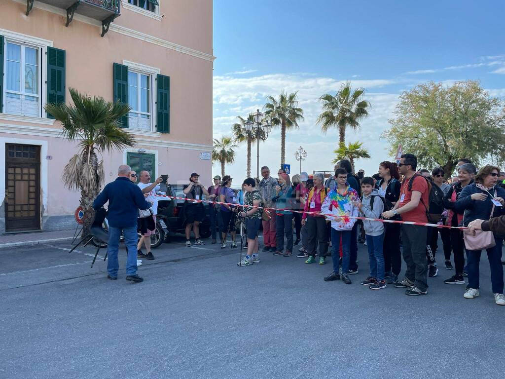 A Ventimiglia camminata tra uliveti secolari e antiche mulattiere per la “XX Passeggiata di Primavera”