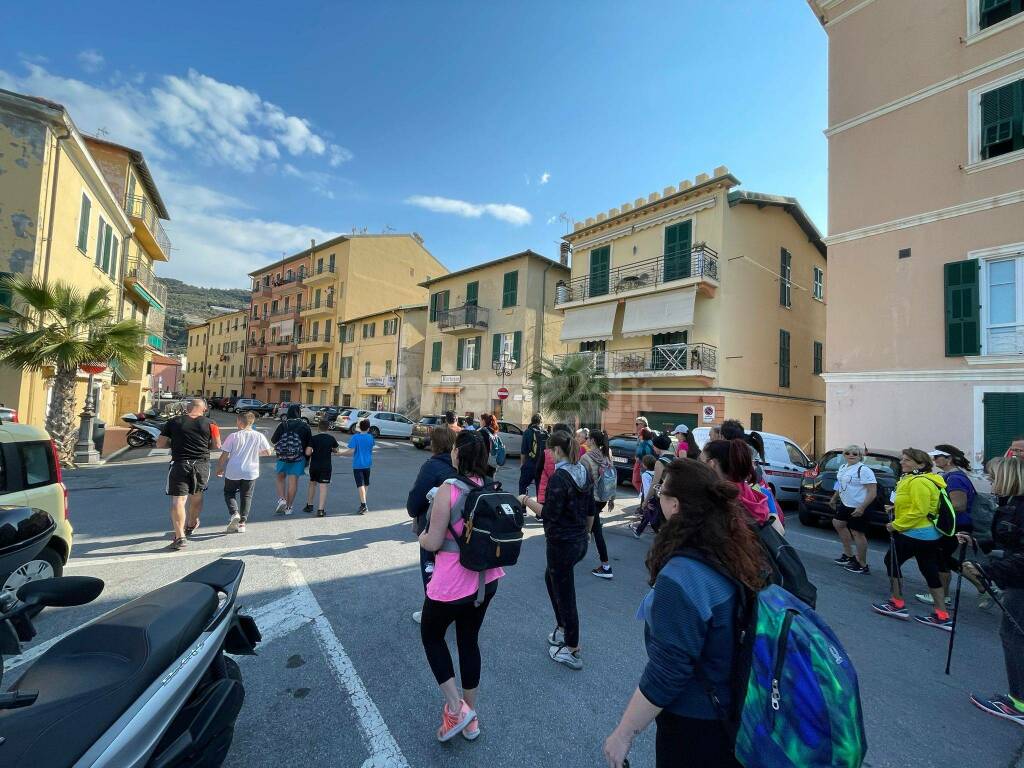 A Ventimiglia camminata tra uliveti secolari e antiche mulattiere per la “XX Passeggiata di Primavera”