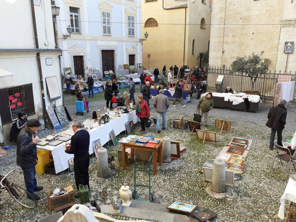 Antiquariato e Piccolo Brocante