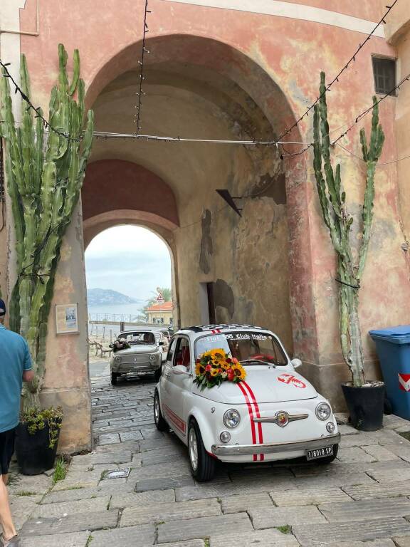 Bordighera, Fiat 500 a &#8220;Ciaraffi in fiore&#8221;