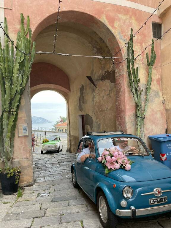 Bordighera, Fiat 500 a "Ciaraffi in fiore"