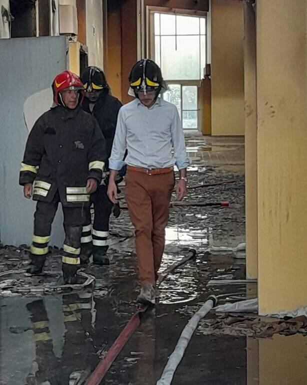 Bordighera, incendio nella scuola in costruzione. Sindaco Ingenito: «Vogliamo ricostruirla al più presto»