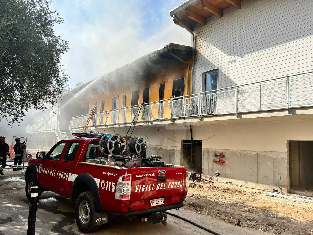 Bordighera, nuova scuola di via Napoli andata in fiamme: per riparare i danni servono più di 1,5 milioni di euro