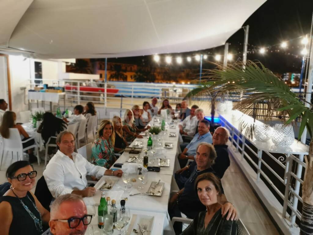 Per gli “Amici del moletto” serata conviviale e di ricordi estivi al circolo canottieri di Sanremo