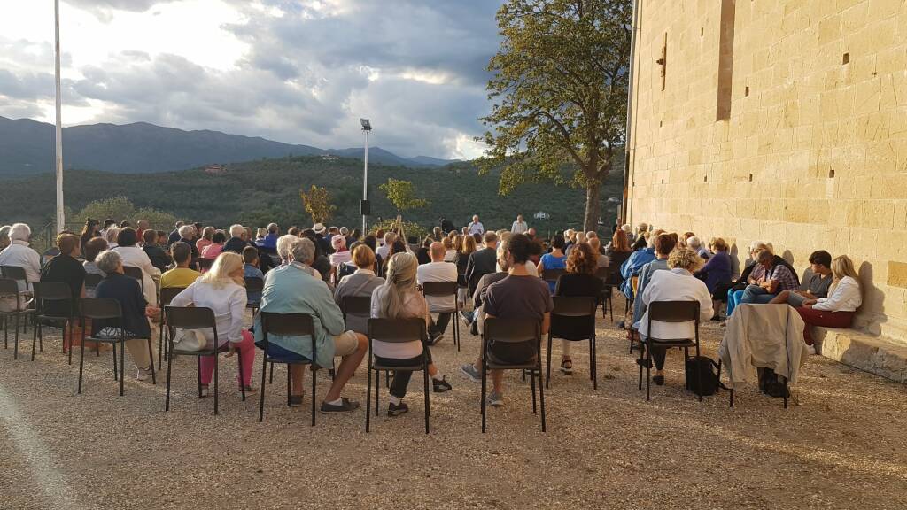 Concerto al tramonto sulla piazza del Santuario di Montegrazie