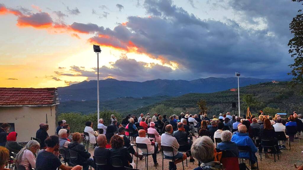 Concerto al tramonto sulla piazza del Santuario di Montegrazie