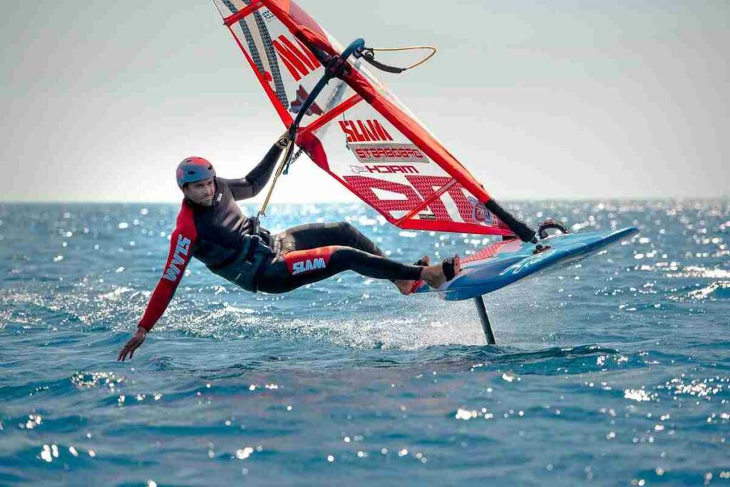 Dalla Liguria alla Corsica in windsurf partendo da Imperia, l’impresa ai blocchi di partenza