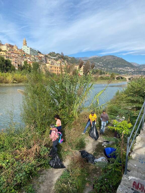 pulizia volontari roja ventimiglia