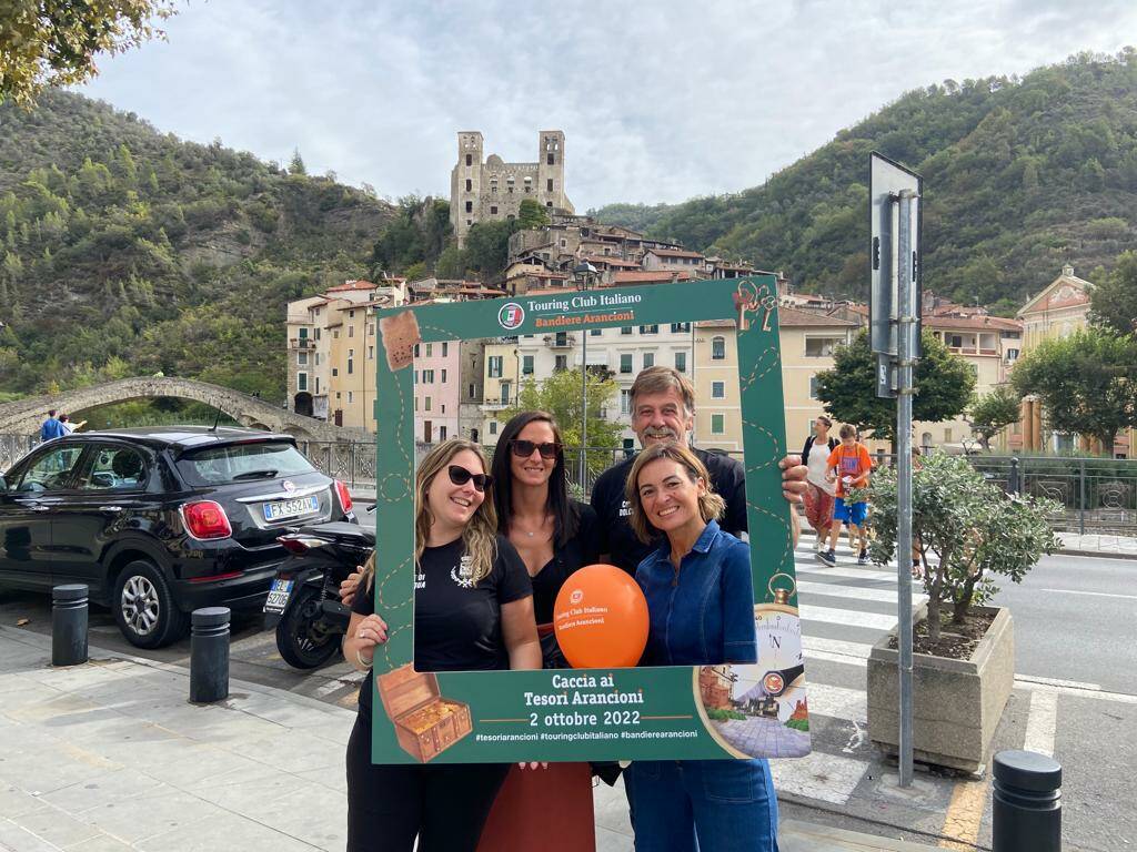 A Dolceacqua la “Caccia ai Tesori Arancioni”