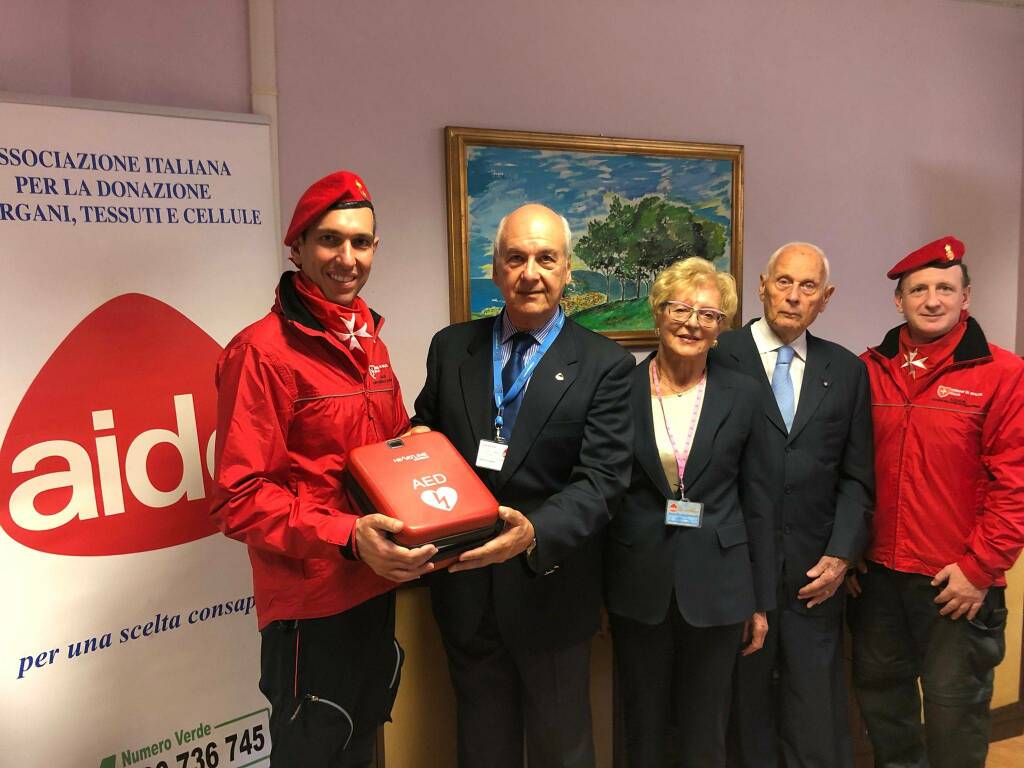 Aido dona un defibrillatore al Gruppo di Sanremo del Corpo Italiano di Soccorso dell’Ordine di Malta