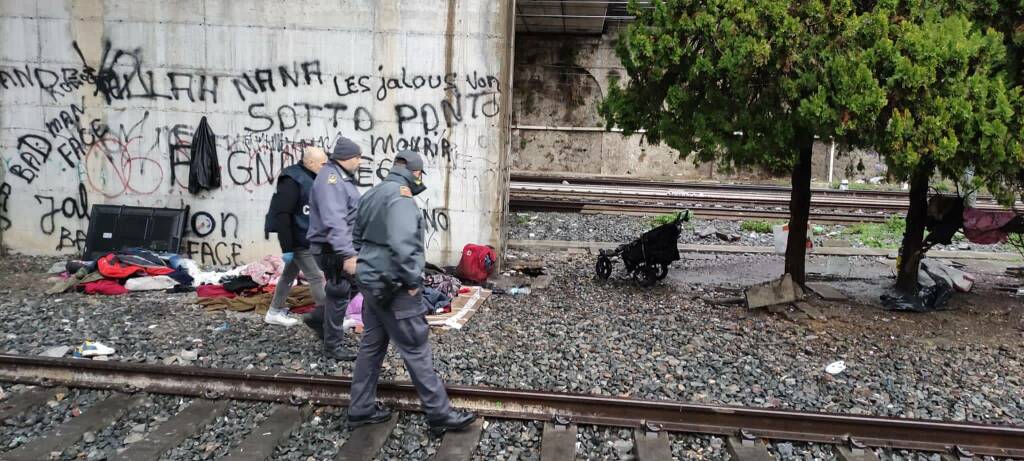 Sgombero migranti in stazione, si fermano i treni da e per Ventimiglia