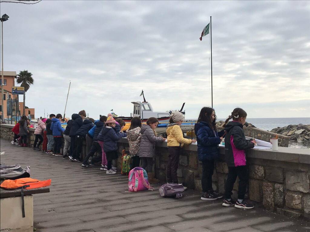 Imperia, bio passeggiata e pulizia del litorale per i piccoli esploratori del mare