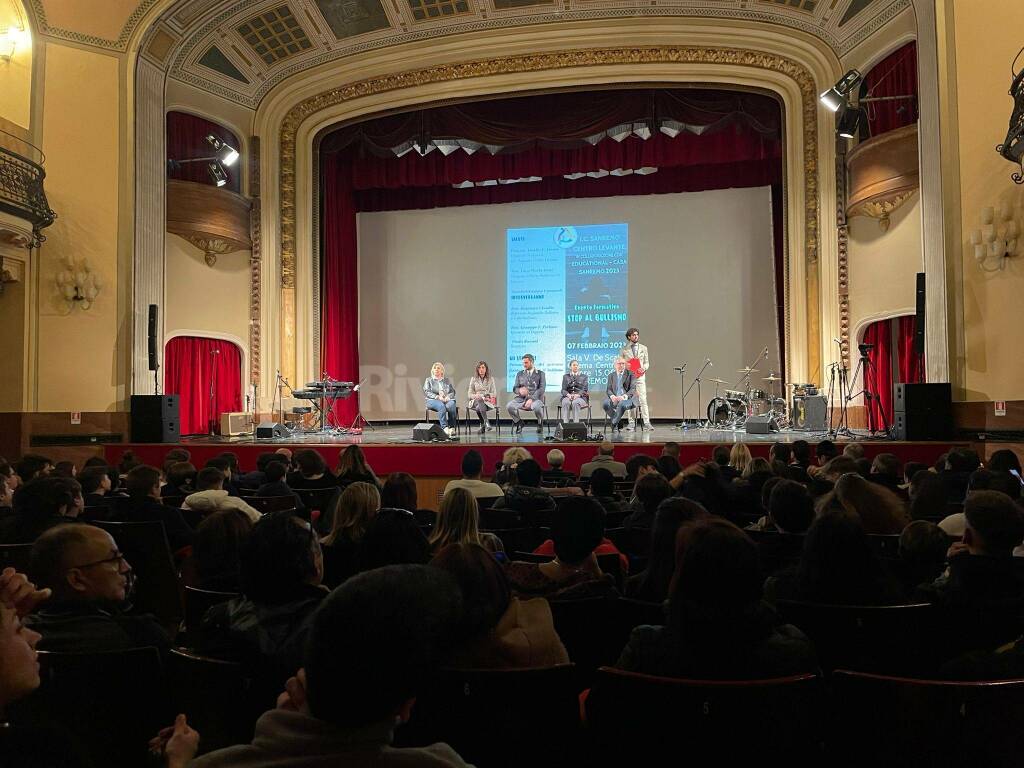 Sanremo, nella sala Vittorio De Scalzi l’evento formativo dedicato al bullismo e al cyberbullismo