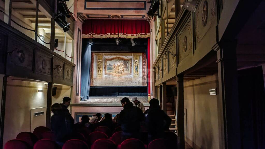 Eugenio Ripepi corso di teatro al Salvini per studenti medie pieve di teco