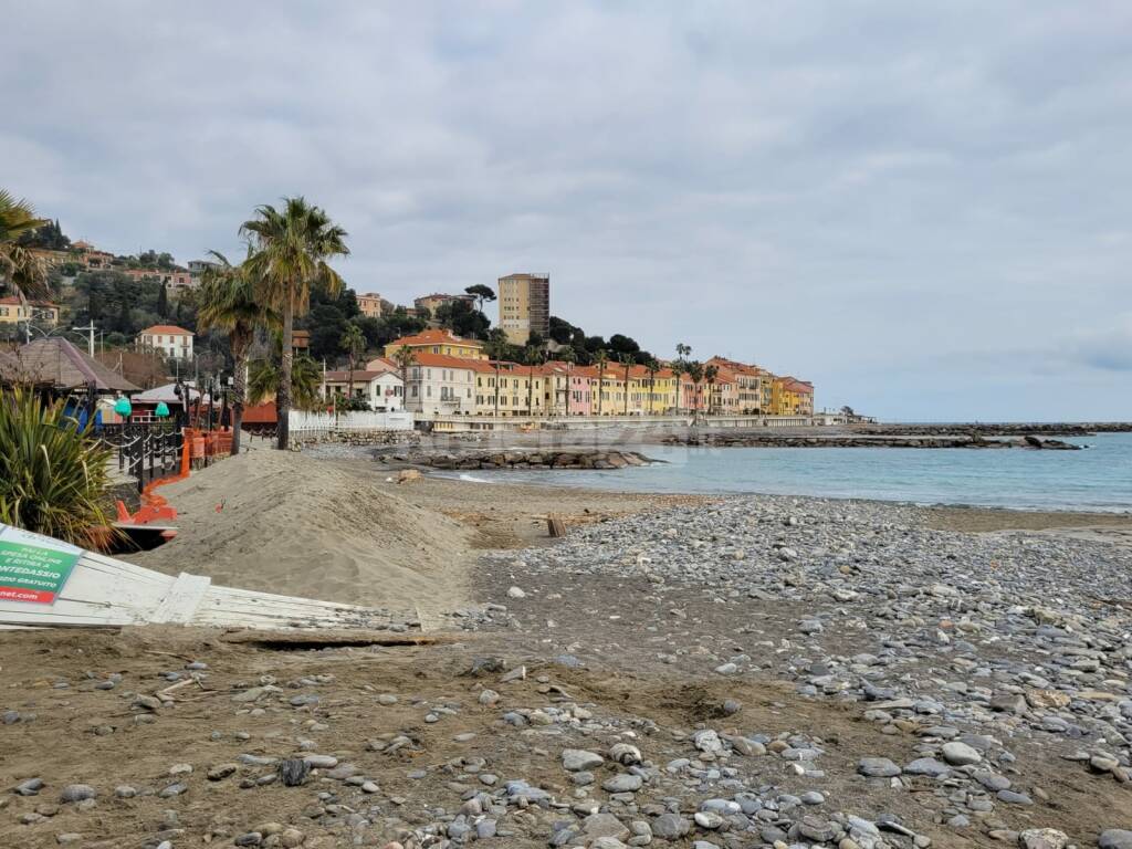 Borgo Prino, Pd Imperia: «Spiaggia ridotta a metà, a rischio anche la futura passeggiata»