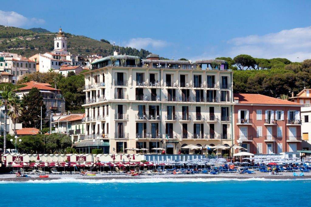 Centro benessere affacciato sul mare a due passi dalla Costa Azzurra, scopri l’hotel Parigi di Bordighera