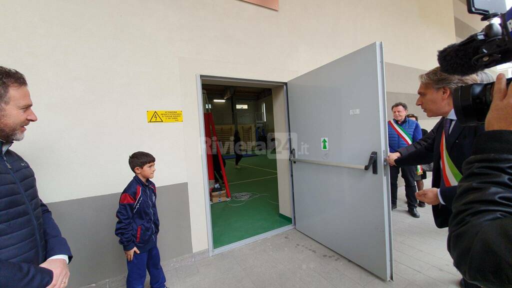 Pieve di Teco, inaugurata la palestra comunale, il sindaco: «Punto di riferimento per la Valle»