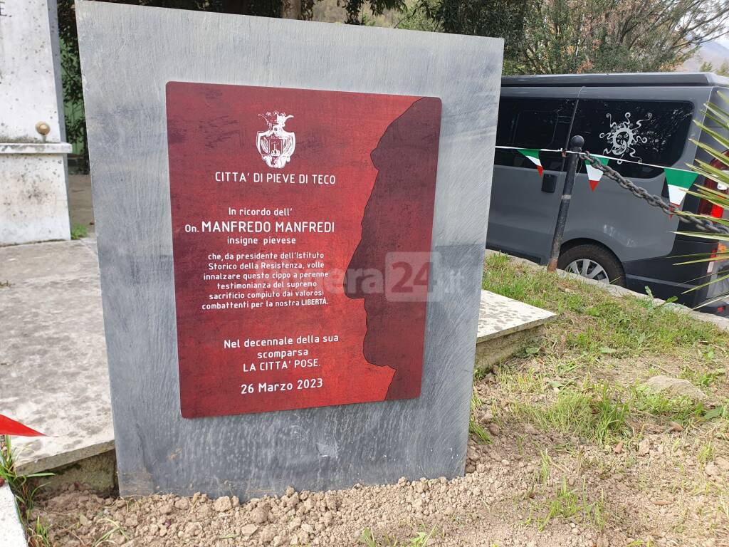 Pieve di Teco, inaugurata la targa in memoria dell'onorevole Manfredo Manfredi e celebrato il ricordo di Roberto Di Ferro