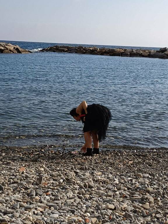 Un messaggio nella bottiglia da Santo Stefano al Mare a Imperia. I bambini scelgono ancora le favole