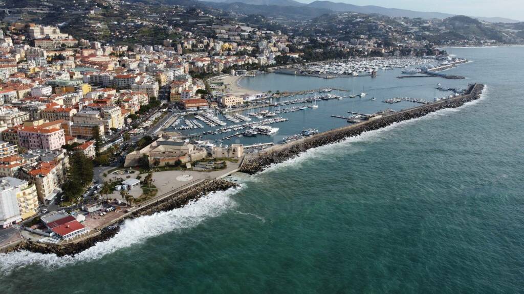 vedute sanremo drone porto porti pian di nave living garden