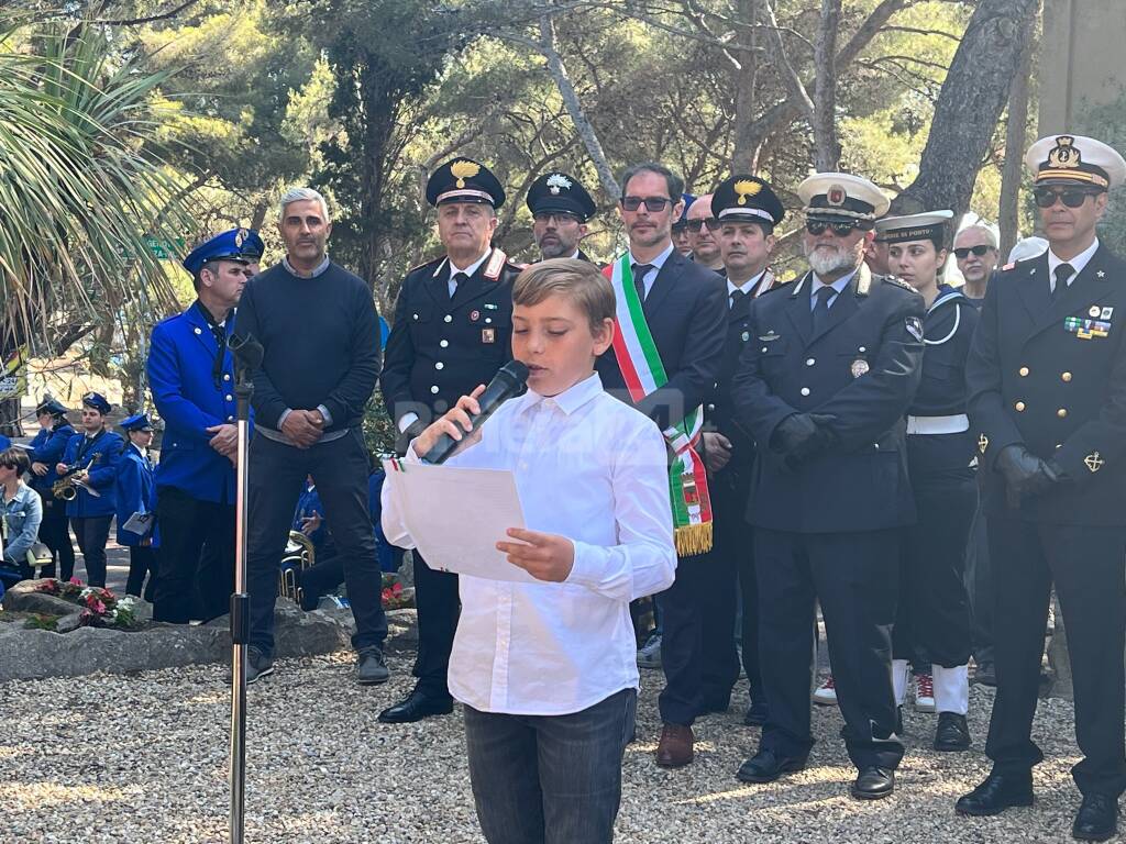 Bordighera celebra il 25 aprile, corteo e orazione al cippo dei partigiani