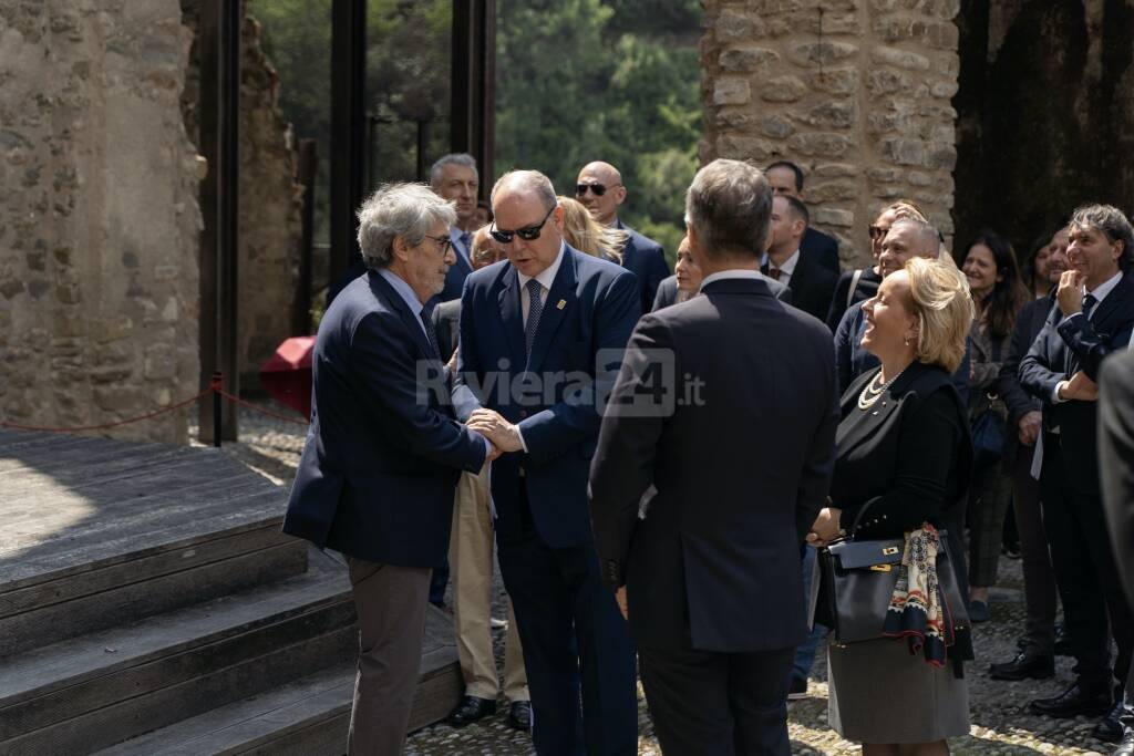 “500 Monaco Dolceacqua", il principe Alberto II inaugura la mostra nel castello dei Doria