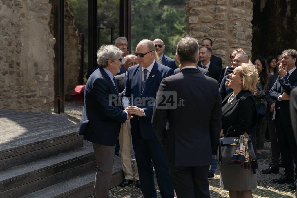 “500 Monaco Dolceacqua", il principe Alberto II inaugura la mostra nel castello dei Doria