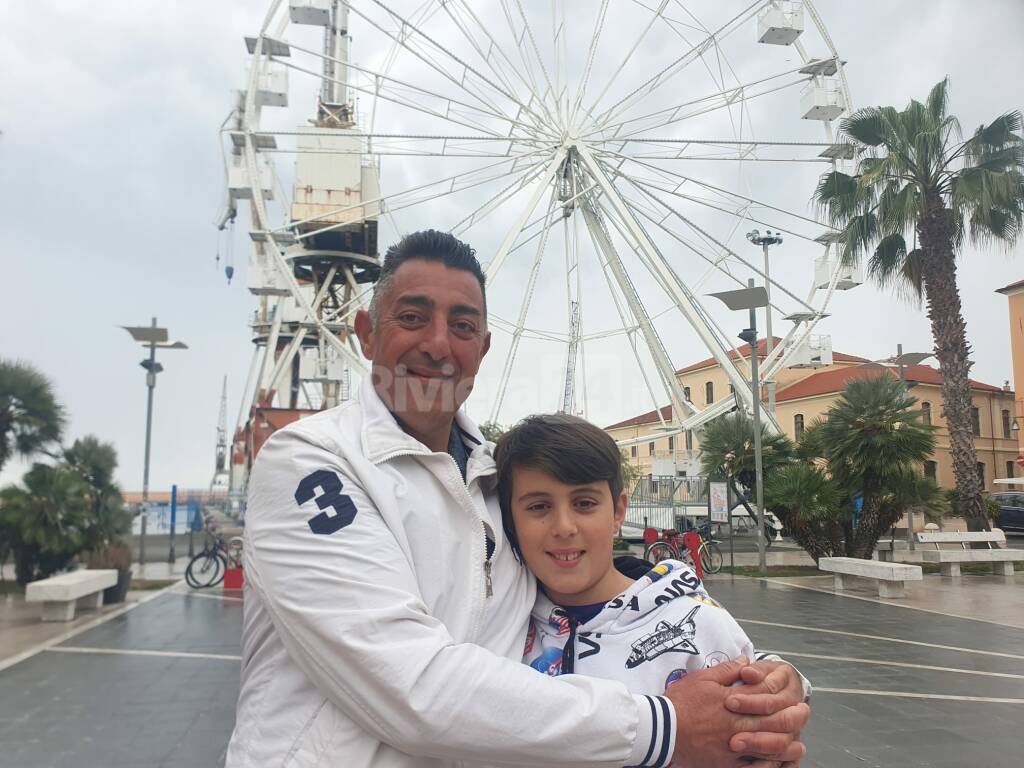 Imperia, a Borgo Prino nasce il corridoio per praticare il Kite Surf, il “campioncino” Manuel, 11 anni: «Finalmente posso praticare il mio sport a due passi da casa»