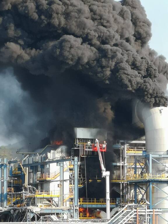 incendio centrale vado ligure 