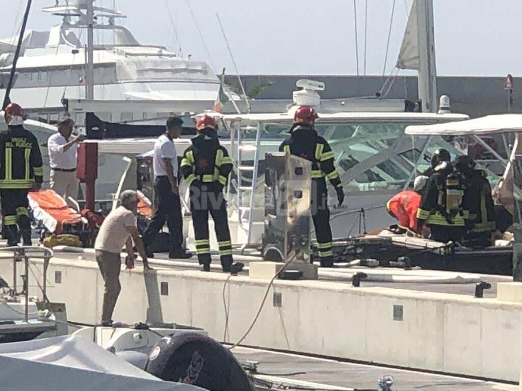 Fiamme su una barca nel porto di Ventimiglia, ma è un’esercitazione