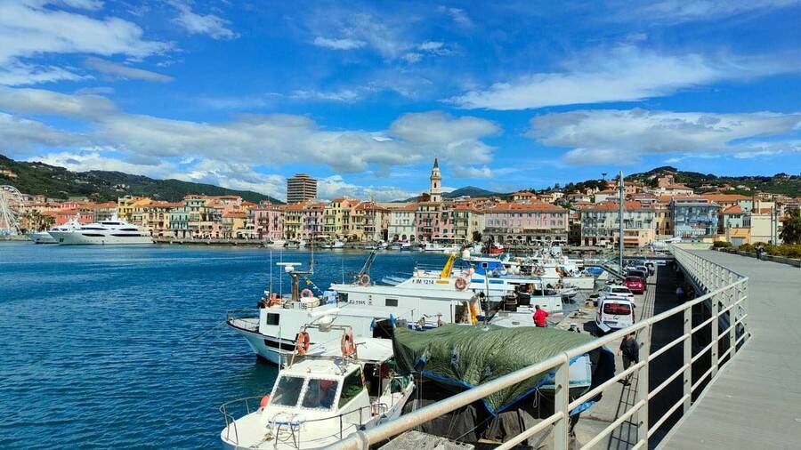 Imperia, al via la demolizione del muro nel porto di Oneglia