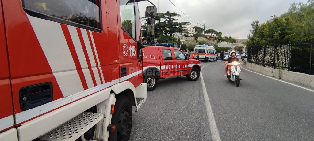 Sanremo, precipita con lo scooter in un canale: grave un uomo