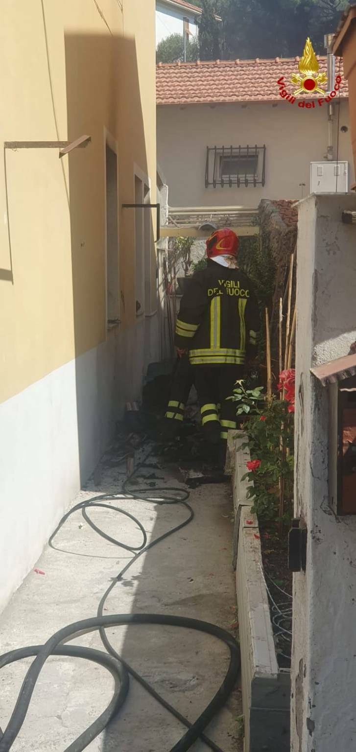 Imperia, incendio in un appartamento a borgo Prino