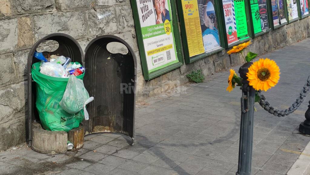 Tre girasoli per una vittima caduta sul lavoro