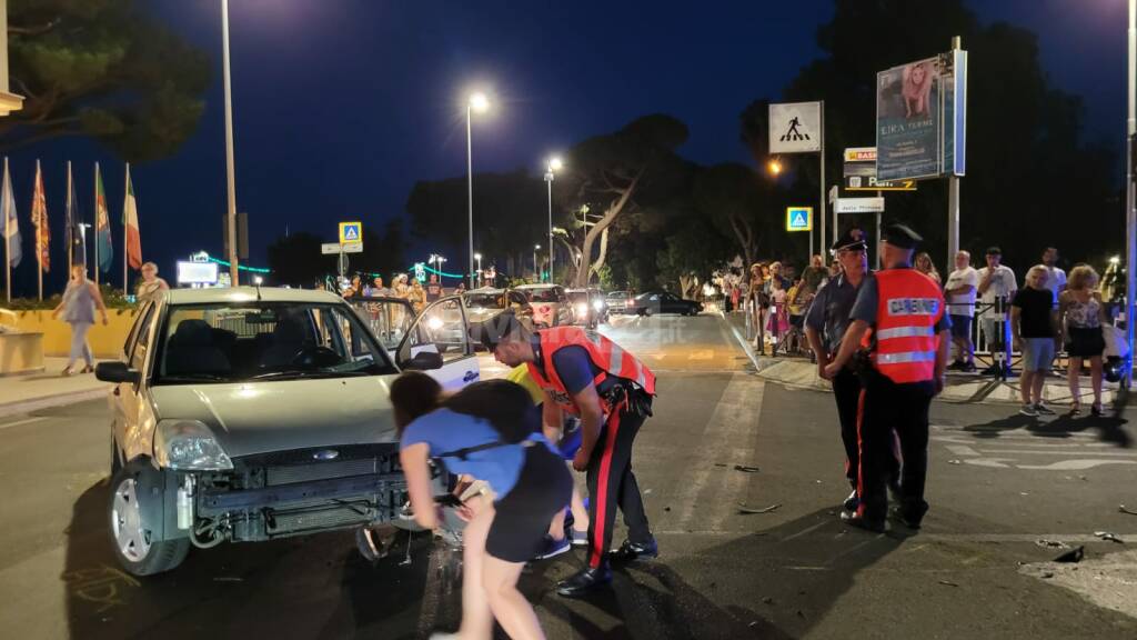 Scontro tra auto e scooter a Diano Marina, un ferito