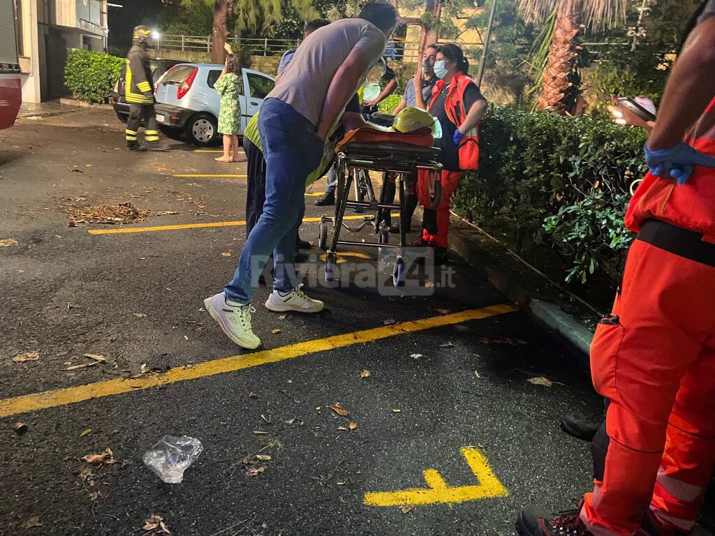 Ventimiglia, incendio in una palazzina: fiamme domate dai vigili del fuoco