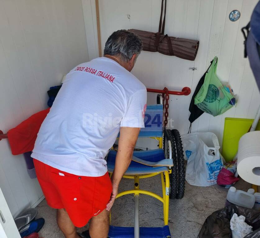 Croce Rossa Ospedaletti, vandali si feriscono nel tentativo di forzare una cabina per disabili