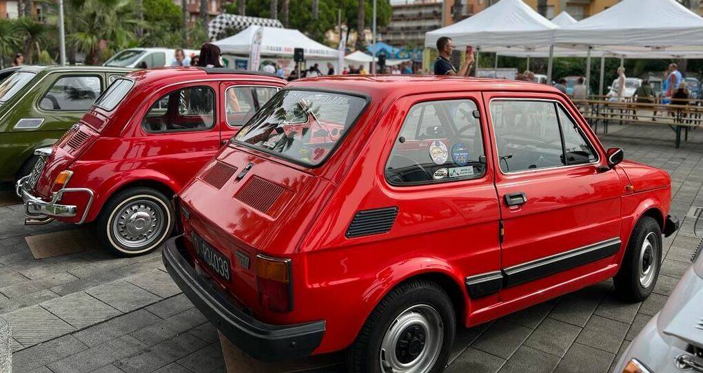 A San Bartolomeo al Mare il 10° Raduno delle Fiat 500