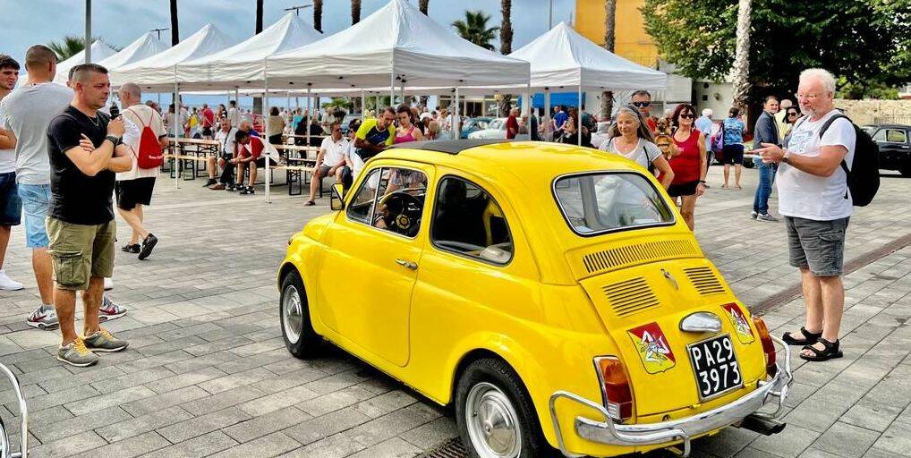 A San Bartolomeo al Mare il 10° Raduno delle Fiat 500