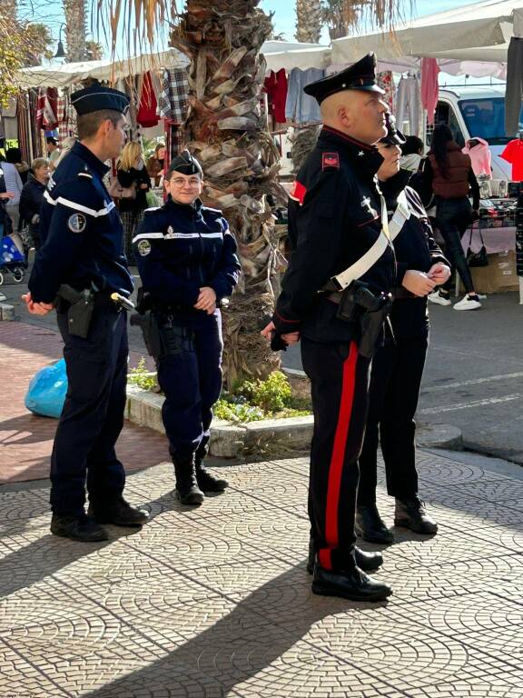 Ventimiglia, anche nel periodo natalizio continuano i controlli congiunti dei carabinieri di Imperia e della Gendarmeria francese